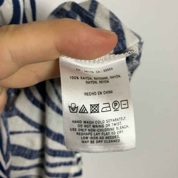 Anthropologie Vanessa Virginia Navy Blue Print Embroidered Coriolis Tank Top - Picture 5 of 9